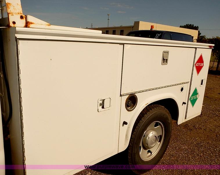 image for item E7761 2006 Ford F250 Super Duty XL SuperCab utility truck