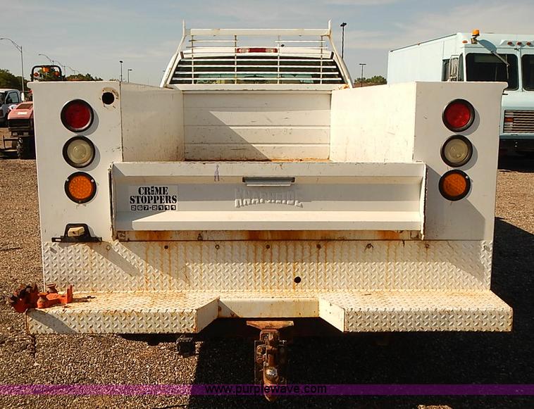 image for item E7762 2005 Chevrolet Silverado 2500HD Ext. Cab utility truck