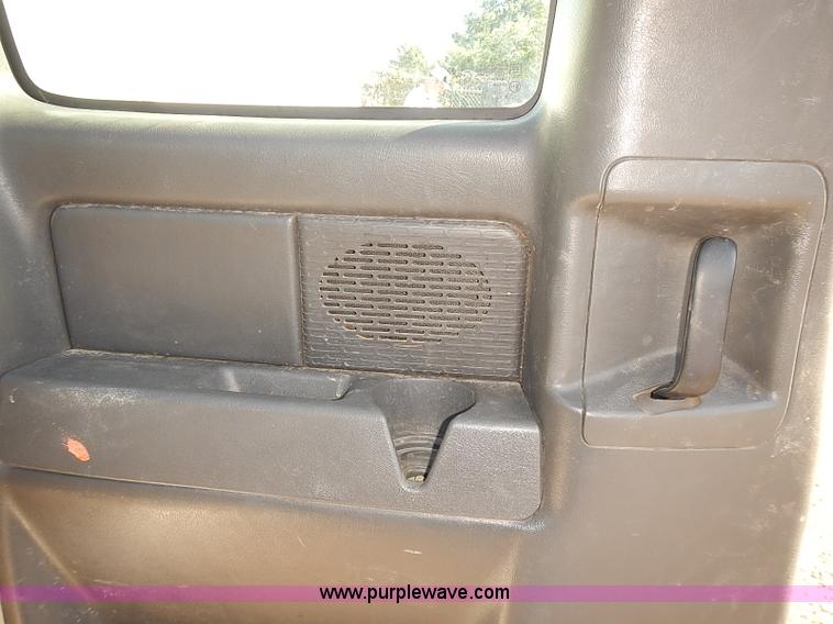 image for item E7762 2005 Chevrolet Silverado 2500HD Ext. Cab utility truck