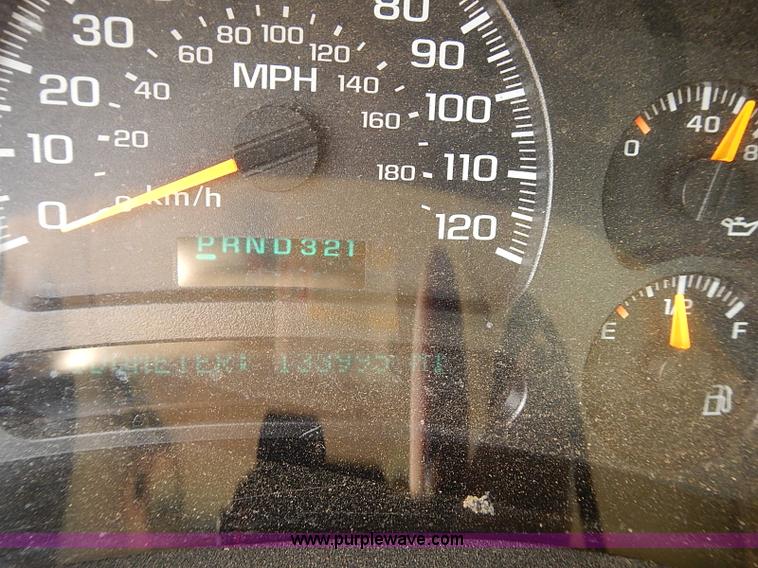 image for item E7762 2005 Chevrolet Silverado 2500HD Ext. Cab utility truck