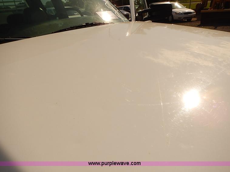 image for item E7762 2005 Chevrolet Silverado 2500HD Ext. Cab utility truck