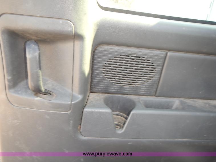 image for item E7762 2005 Chevrolet Silverado 2500HD Ext. Cab utility truck