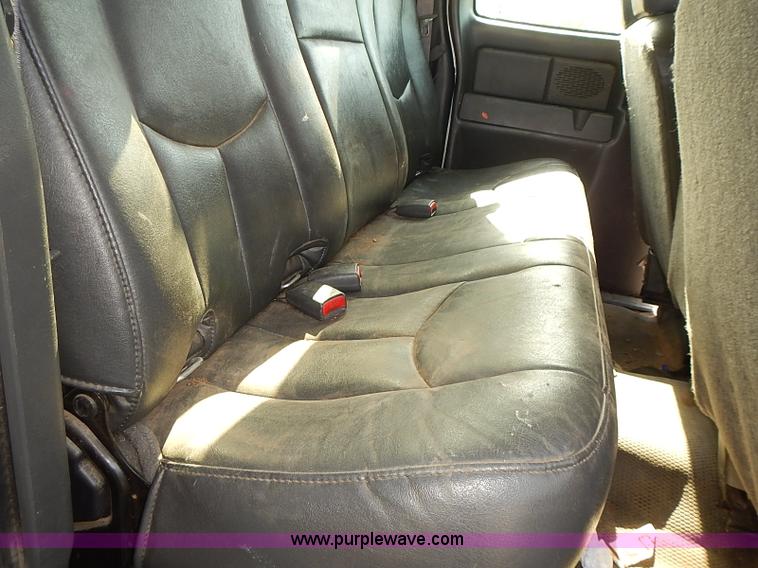 image for item E7762 2005 Chevrolet Silverado 2500HD Ext. Cab utility truck