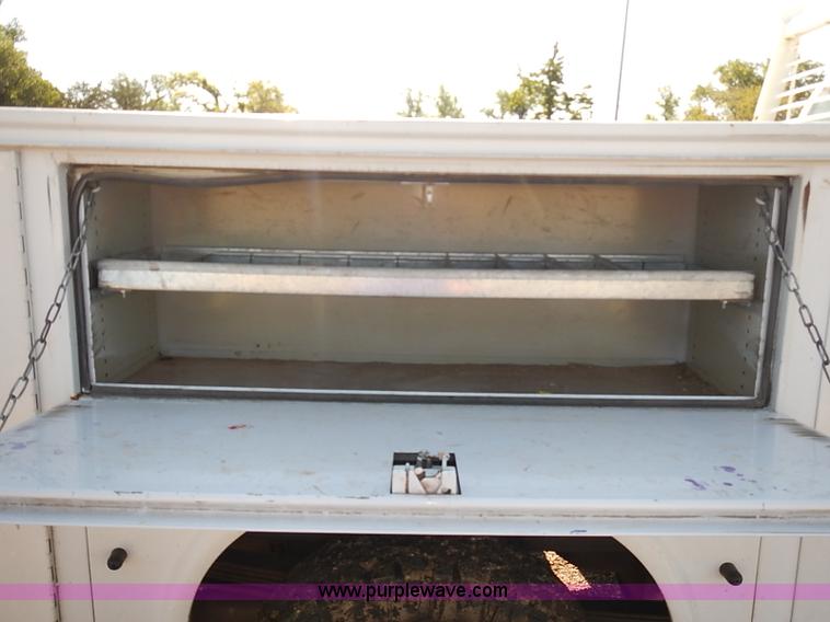 image for item E7762 2005 Chevrolet Silverado 2500HD Ext. Cab utility truck