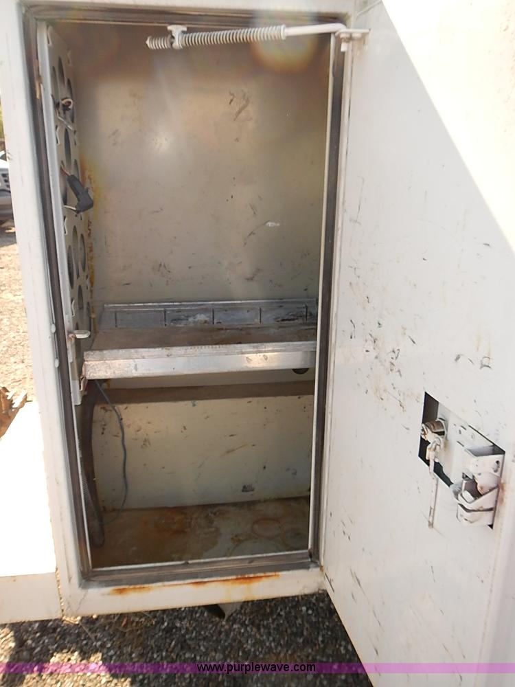 image for item E7762 2005 Chevrolet Silverado 2500HD Ext. Cab utility truck