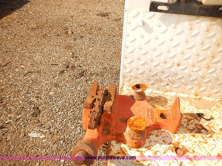 image for item E7762 2005 Chevrolet Silverado 2500HD Ext. Cab utility truck