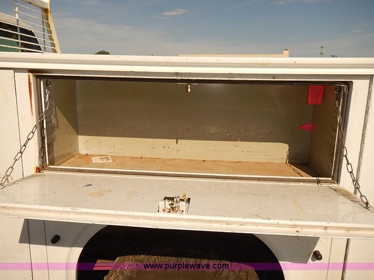 image for item E7762 2005 Chevrolet Silverado 2500HD Ext. Cab utility truck