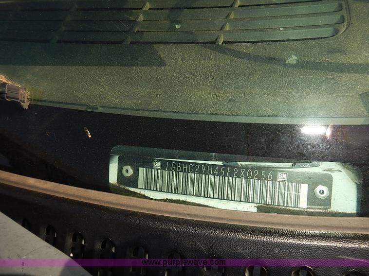 image for item E7762 2005 Chevrolet Silverado 2500HD Ext. Cab utility truck