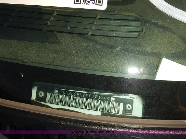 image for item E7762 2005 Chevrolet Silverado 2500HD Ext. Cab utility truck