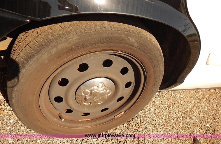 image for item E7763 2009 Ford Crown Victoria Police Interceptor