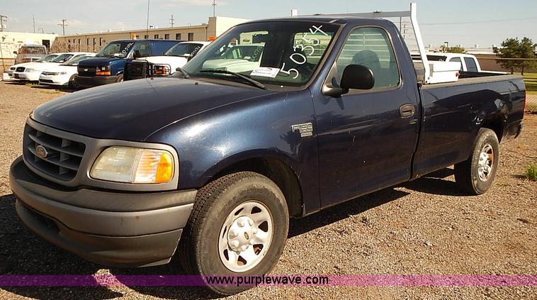 image for item E7765 2002 Ford F150 XL pickup truck