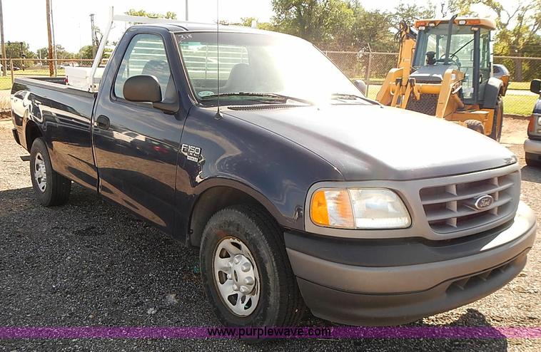 image for item E7765 2002 Ford F150 XL pickup truck