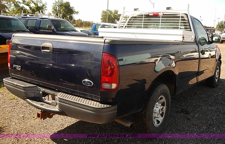 image for item E7765 2002 Ford F150 XL pickup truck