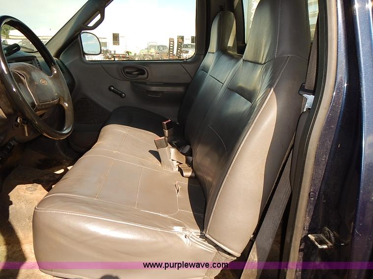 image for item E7765 2002 Ford F150 XL pickup truck