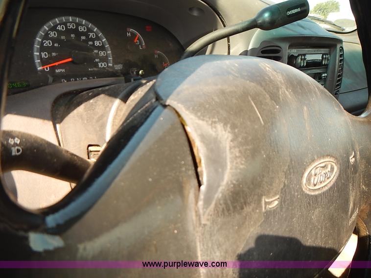 image for item E7765 2002 Ford F150 XL pickup truck