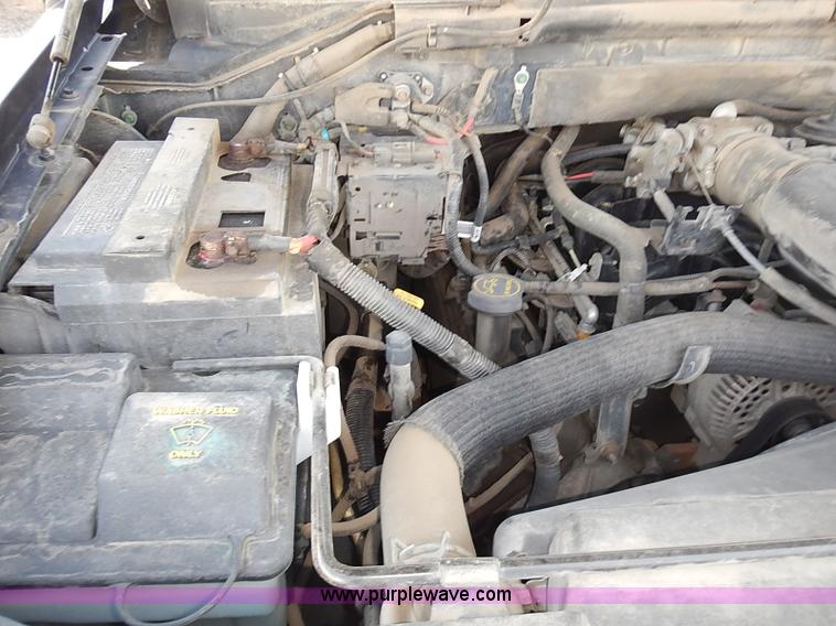 image for item E7765 2002 Ford F150 XL pickup truck