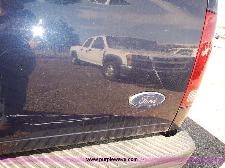 image for item E7765 2002 Ford F150 XL pickup truck