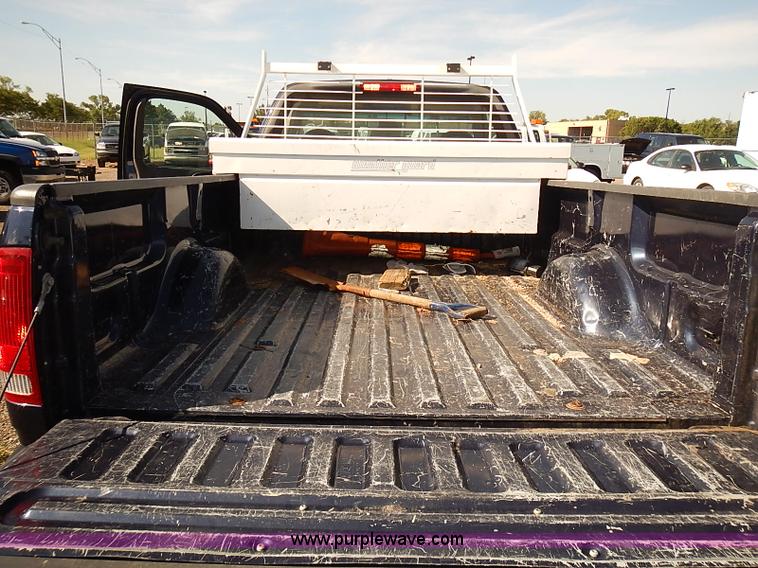 image for item E7765 2002 Ford F150 XL pickup truck