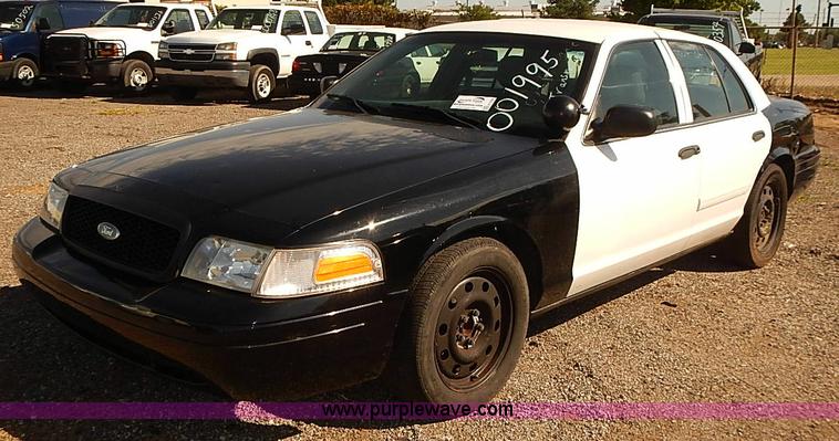 image for item E7766 2009 Ford Crown Victoria Police Interceptor