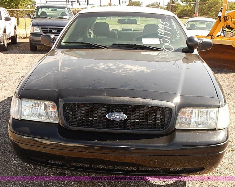 image for item E7766 2009 Ford Crown Victoria Police Interceptor