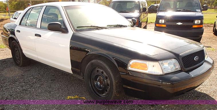 image for item E7766 2009 Ford Crown Victoria Police Interceptor
