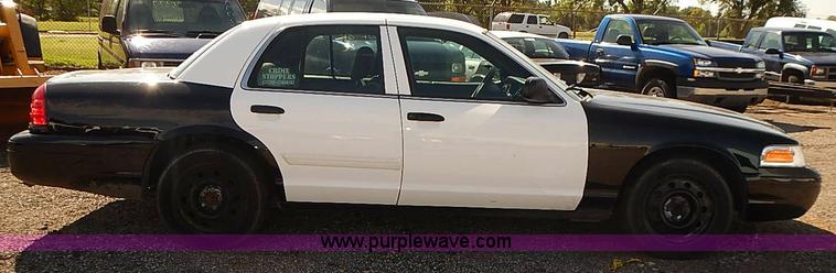 image for item E7766 2009 Ford Crown Victoria Police Interceptor