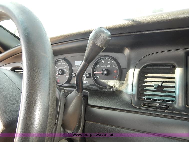 image for item E7766 2009 Ford Crown Victoria Police Interceptor