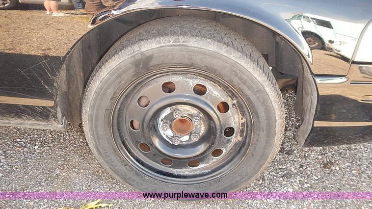 image for item E7766 2009 Ford Crown Victoria Police Interceptor