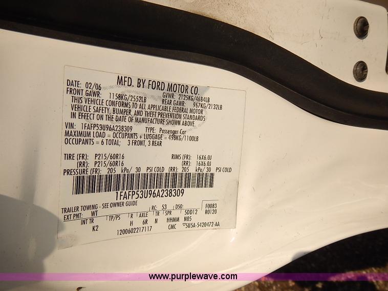 image for item E7767 2006 Ford Taurus SE