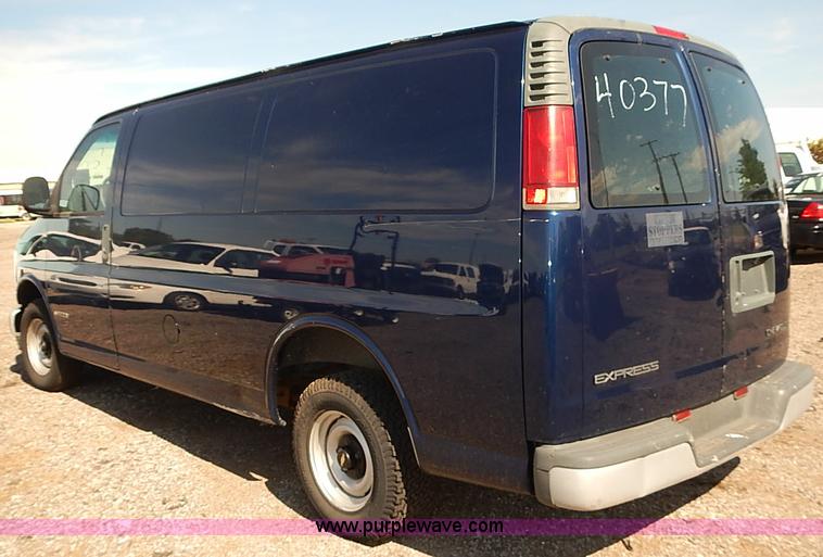 image for item E7769 2002 Chevrolet Express 1500 Cargo van