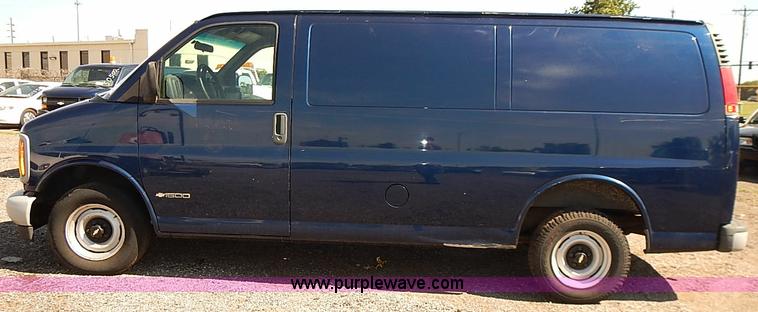 image for item E7769 2002 Chevrolet Express 1500 Cargo van