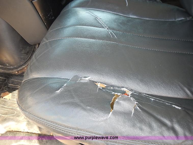 image for item E7769 2002 Chevrolet Express 1500 Cargo van