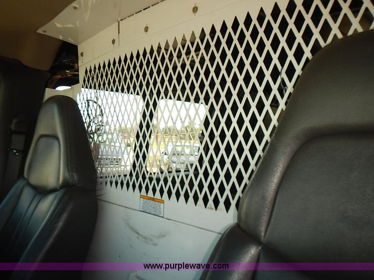 image for item E7769 2002 Chevrolet Express 1500 Cargo van