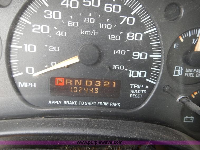 image for item E7769 2002 Chevrolet Express 1500 Cargo van