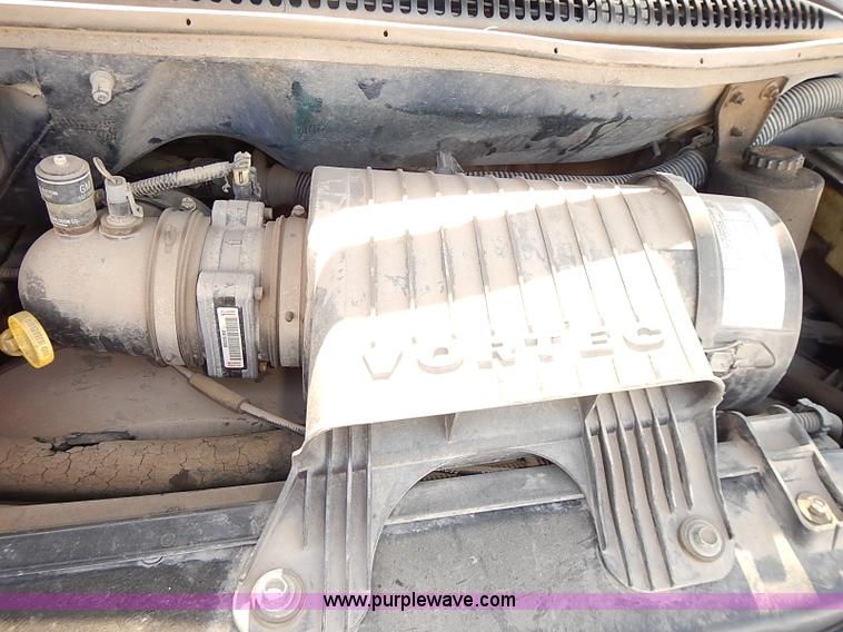 image for item E7769 2002 Chevrolet Express 1500 Cargo van