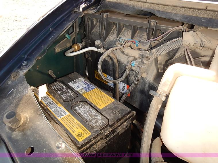 image for item E7769 2002 Chevrolet Express 1500 Cargo van