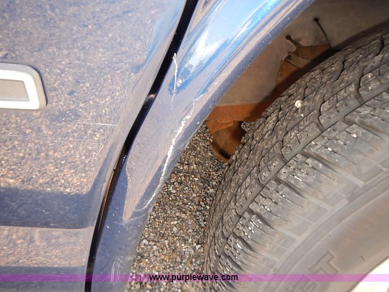 image for item E7769 2002 Chevrolet Express 1500 Cargo van