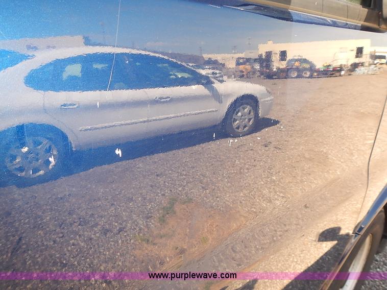 image for item E7769 2002 Chevrolet Express 1500 Cargo van