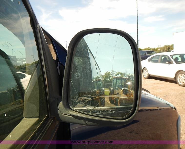 image for item E7769 2002 Chevrolet Express 1500 Cargo van