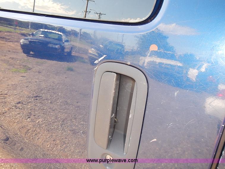 image for item E7769 2002 Chevrolet Express 1500 Cargo van