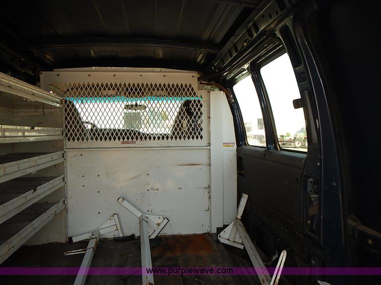 image for item E7769 2002 Chevrolet Express 1500 Cargo van
