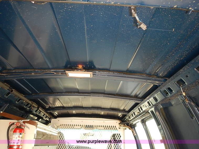 image for item E7769 2002 Chevrolet Express 1500 Cargo van