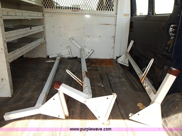 image for item E7769 2002 Chevrolet Express 1500 Cargo van