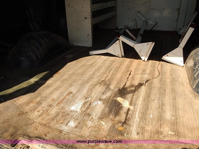 image for item E7769 2002 Chevrolet Express 1500 Cargo van