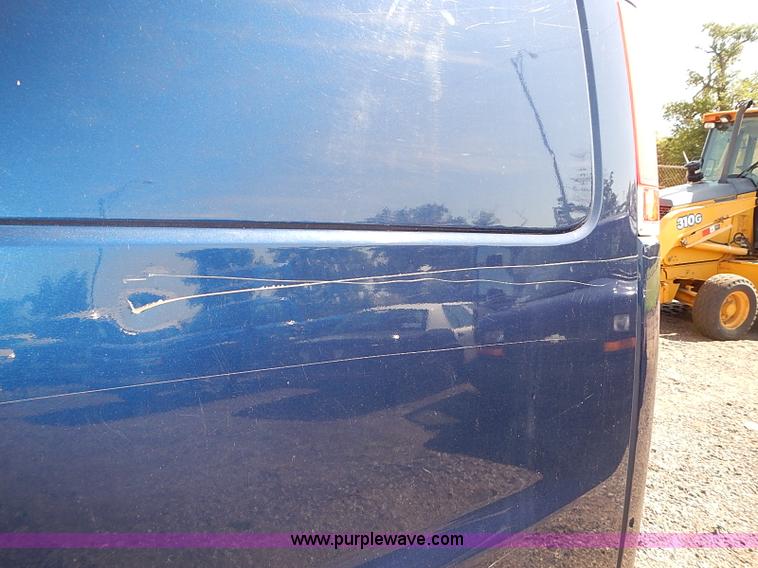 image for item E7769 2002 Chevrolet Express 1500 Cargo van