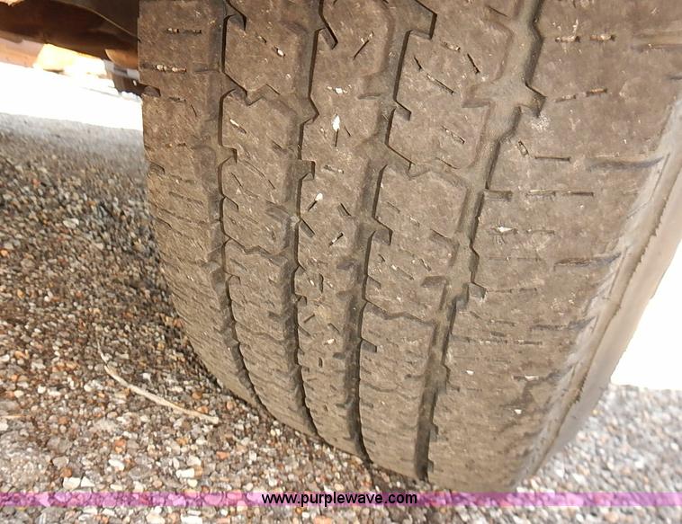 image for item E7770 2003 Chevrolet Express 2500 Cargo van