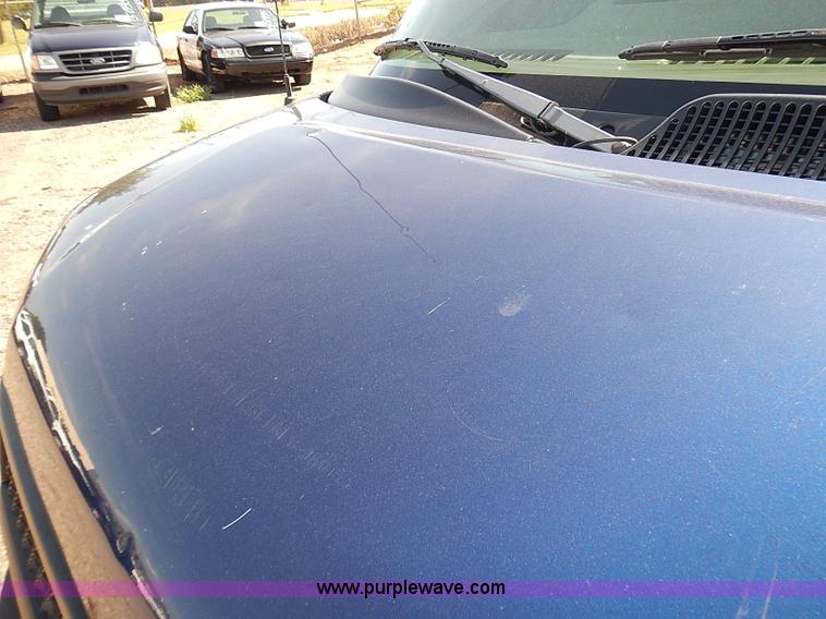 image for item E7770 2003 Chevrolet Express 2500 Cargo van