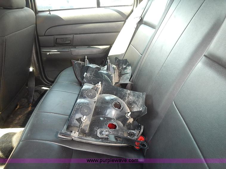 image for item E7771 2011 Ford Crown Victoria Police Interceptor