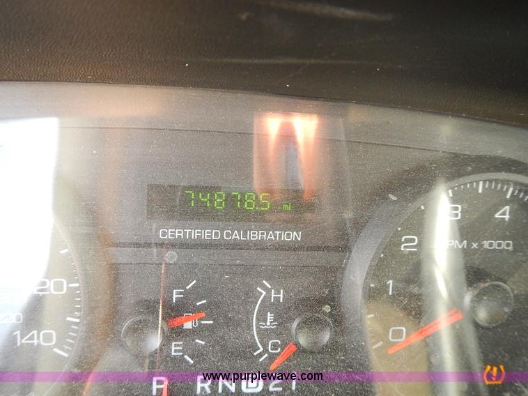 image for item E7771 2011 Ford Crown Victoria Police Interceptor