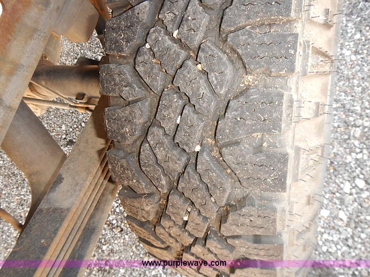 image for item E7772 2004 Chevrolet Silverado 2500HD pickup truck